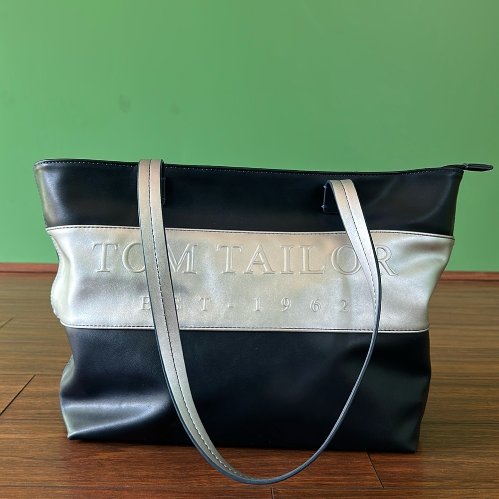 🟢🟢EUC Tom Tailor Shoulder Handbag🟢🟢